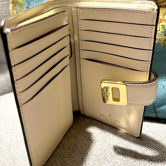 Kate Spade Wallet - Picture 3 of 4
